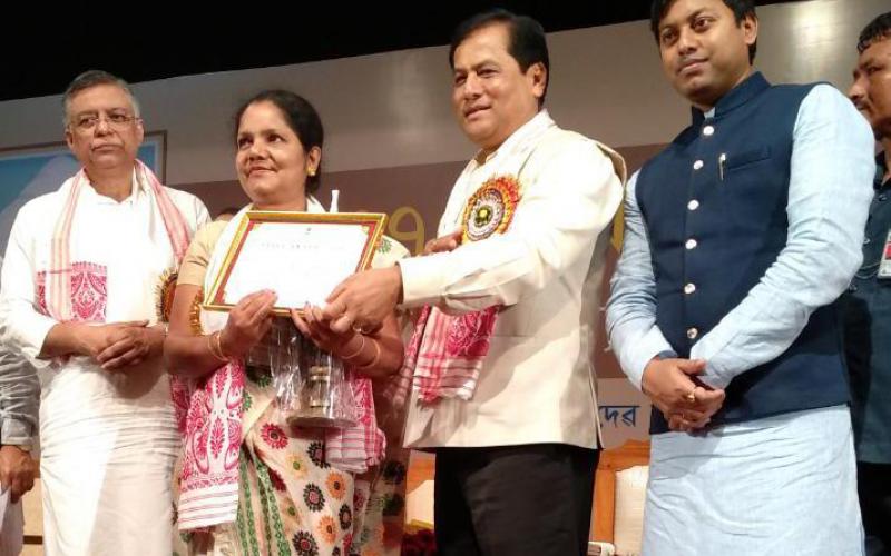 কাৰুণ্য ভট্টাচাৰ্যলৈ ৰাজ্যিক কৃতী শিক্ষয়িত্ৰীৰ সন্মান