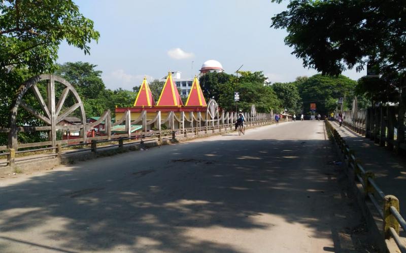 নগাঁও জিলাত বন্ধৰ প্ৰভাৱ সৰ্বাত্মক : টায়াৰ জ্বলাই উত্তাল প্ৰতিবাদ বন্ধ সমৰ্থকৰ