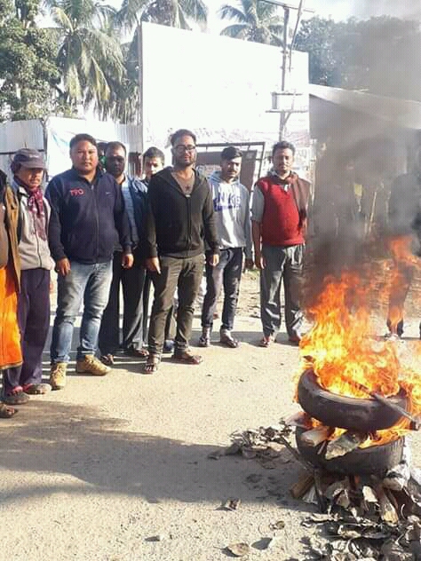 তিনিচুকীয়াত জনশূন্য ৰাজপথ