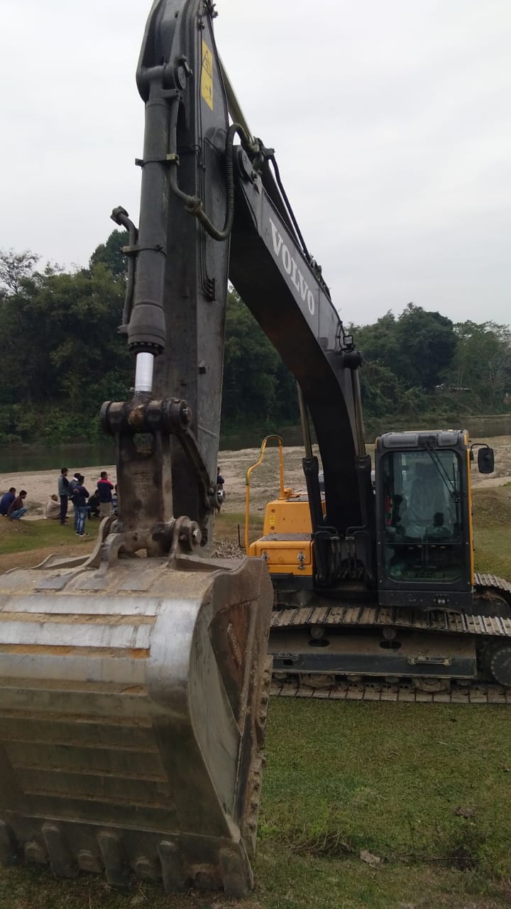 বঙাইগাঁৱৰ চোকাপাৰাত নৈৰ পাৰ খননত ৰাইজৰ বাধা : জিলা উপায়ুক্তৰে আলোচনা