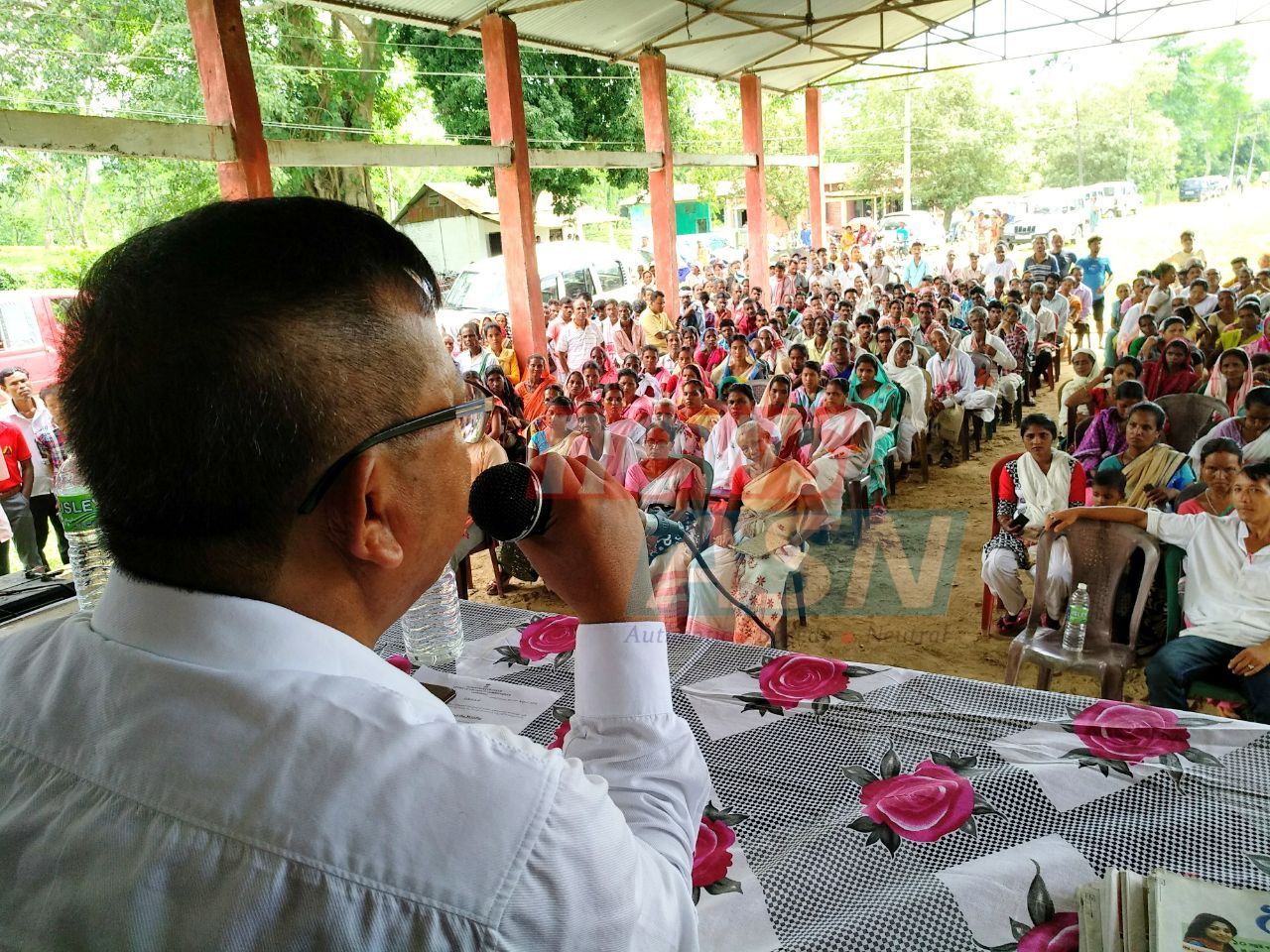 চৰাইদেউ জিলা উপায়ুক্তৰ মাটিৰ পট্টা বিতৰণ