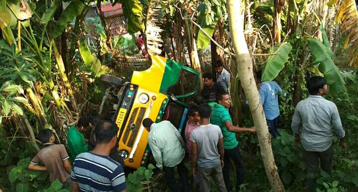 নগাঁৱত পথ দুৰ্ঘটনা : আহত ১৮