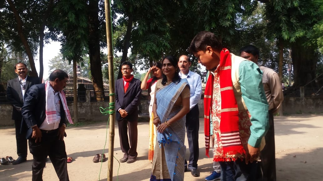 নগাঁৱত সাহিত্য-সংস্কৃতিৰ নীৰৱ শিল্পী গোলাপ বৰালৈ বিশেষ সন্মান