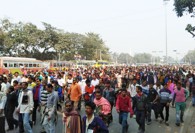 প্ৰধান মন্ত্ৰী হিচাপে নৰেন্দ্ৰ মোডীৰ 'ম্যাদৰ তাৰিখ' শেষ হৈ আহিছে : মমতা বেনাৰ্জী