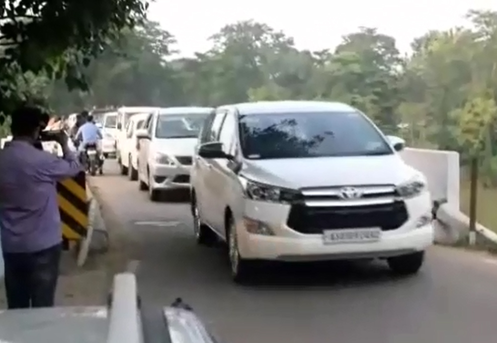 কামপুৰত প্ৰতিক্ৰিয়া : কপিলীৰ দলঙৰ আশ্বাস দি প্ৰস্থান কৰিলে হিমন্তই