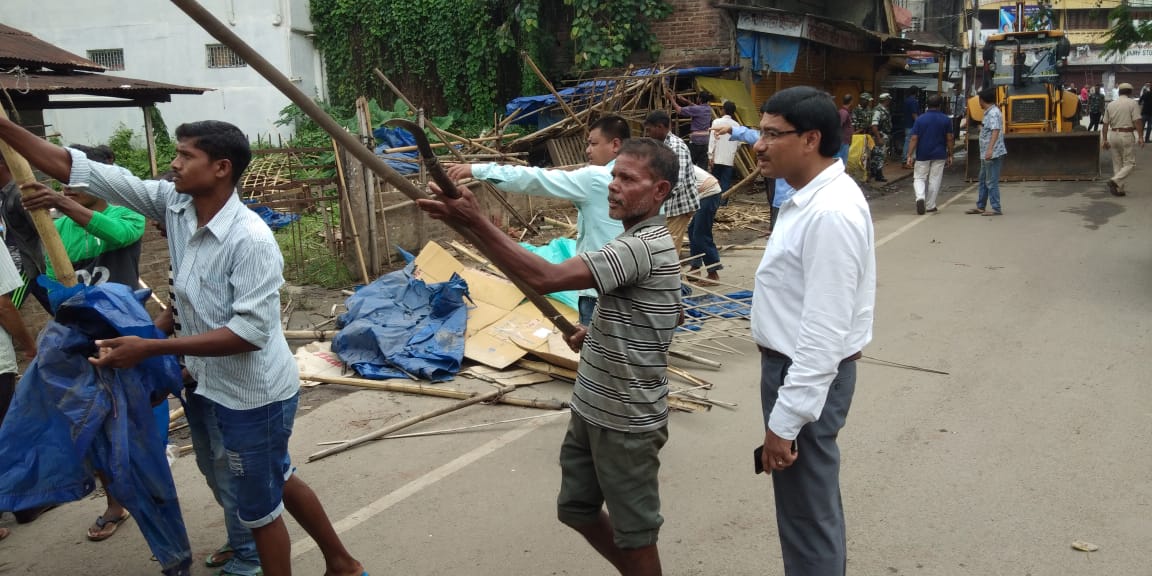 গোলাঘাটত অবৈধ ব্যৱসায়িক প্ৰতিষ্ঠানত উচ্ছেদ