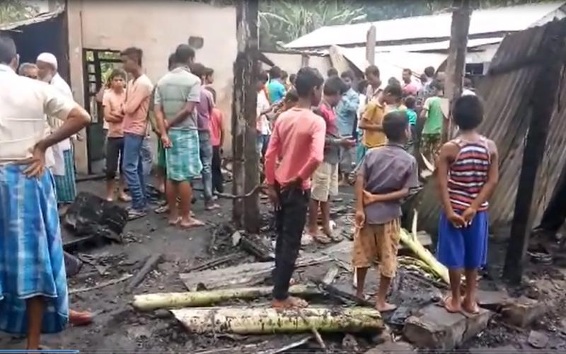 ৰূপহীহাটত বিধ্বংসী জুইত জাহ গ'ল ২০ লক্ষাধিক টকাৰ সম্পত্তি