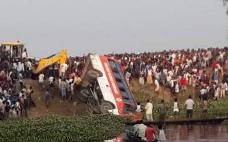 বৰক্ষেত্ৰীৰ আদাবাৰীত শোকাৱহ বাছ দুৰ্ঘটনাত নিহত ৫