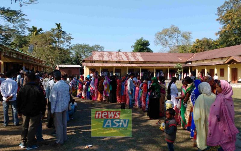 বঙাইগাঁৱত পুৱাৰে পৰা শান্তিপূৰ্ণভাৱে চলিছে পঞ্চায়ত নিৰ্বাচনৰ ভোট গ্ৰহণ