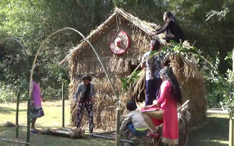 নগাঁৱৰ বঢ়মপুৰত যুৱতীয়ে সাজিলে ভেলাঘৰ