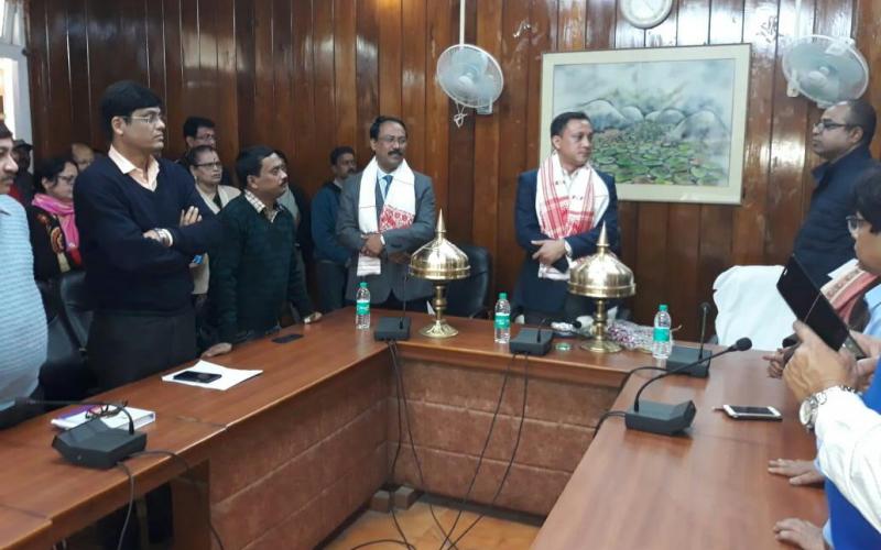 নগাঁৱৰ নতুন উপায়ুক্ত যাদৱ শইকীয়াৰ দায়িত্ব গ্ৰহণ
