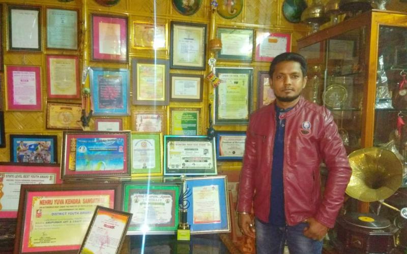 একাধিক কৃতিত্বৰে নগাঁওবাসীলৈ গৌৰৱ কঢ়িয়াই আনিছে চিত্ৰশিল্পী ৰাজীৱ দাসে