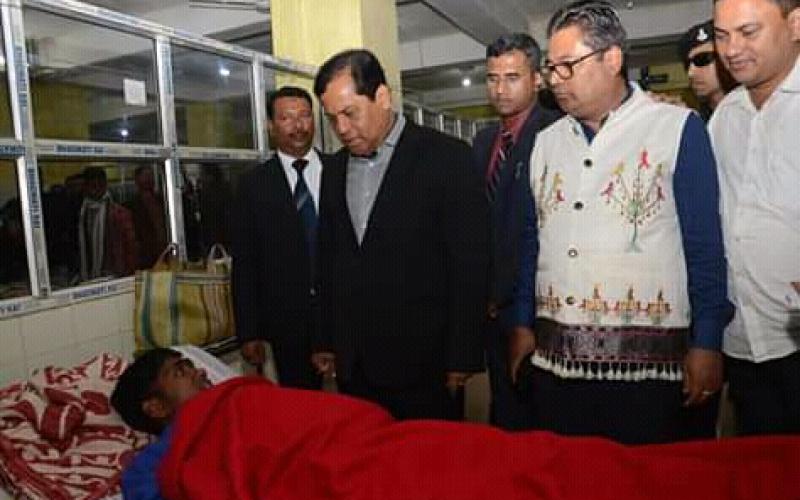 বিষাক্ত সুৰাপানৰ ফলত মৃত্যু হোৱা লোকৰ পৰিয়াললৈ ২ লাখ টকাৰ সাহায্য ঘোষণা মুখ্য মন্ত্ৰীৰ