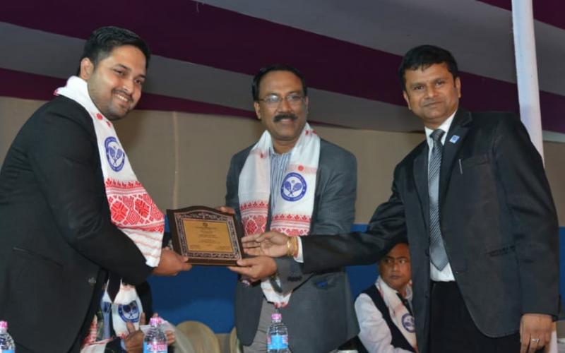 নগাঁৱত আন্তঃৰাষ্ট্ৰীয় খ্যাতিসম্পন্ন ট্ৰেনিছ আম্পায়াৰ ৰিতুৰাজ মহন্তক সম্বৰ্ধনা