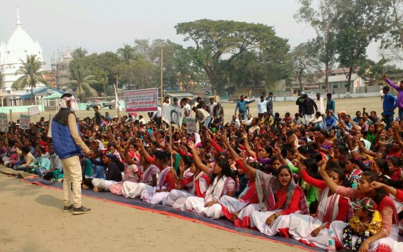 বঙাইগাঁৱত আদিবাসীৰ জনজাতিকৰণৰ দাবীত আছাৰ ধৰ্ণা : প্ৰধান মন্ত্ৰীলৈ স্মাৰক-পত্ৰ