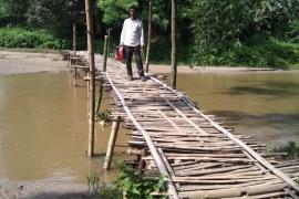 কলাইগাঁৱত বিধ্বস্ত দলং, কাণসাৰ নাই জনপ্ৰতিনিধিৰ