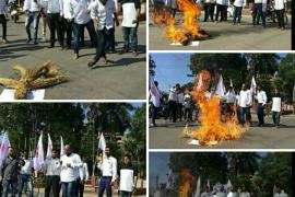 গোলাঘাটত ৰাজ্যৰ শিক্ষামন্ত্ৰী সিদ্ধাৰ্থ ভট্টাচাৰ্যৰ পুত্তলিকা দাহ